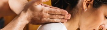 Cómo el estrés afecta la cervicalgia y cómo la fisioterapia puede ayudar Cómo el estrés afecta la cervicalgia y cómo la fisioterapia puede ayudar