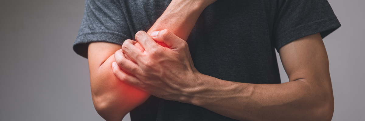 Cómo manejar el codo de tenista en deportistas