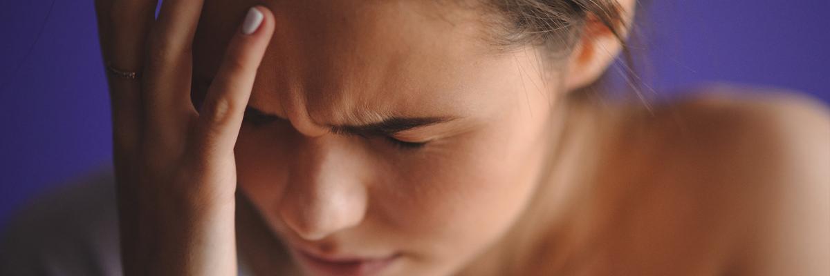 Tratamiento a través de la fisioterapia para la cefalea tensional - FisioClinics Logroño