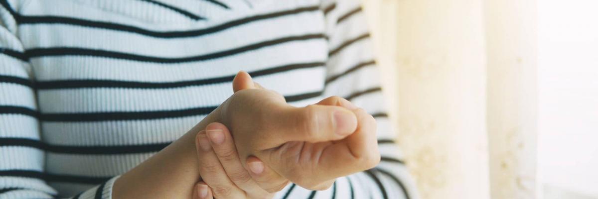 Tendinitis de De Quervain y su tratamiento en FisioClinics Logroño